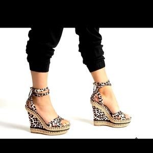 NEW ❤️ JLO espadrille wedge sandal